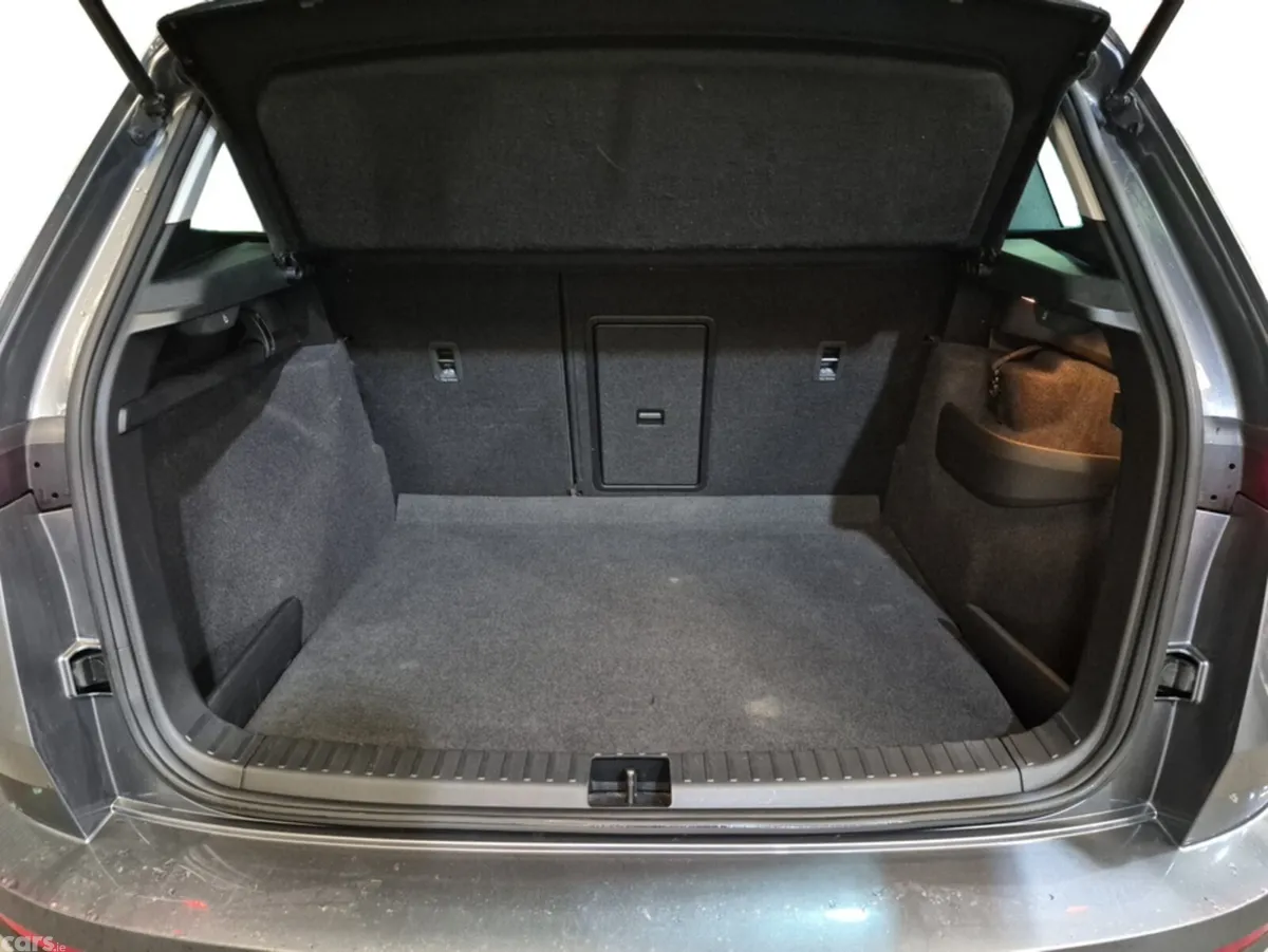 Skoda Karoq SUV, Diesel, 2023, Grey