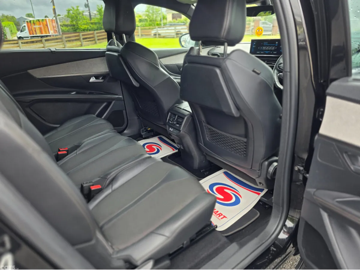 Peugeot 5008 MPV, Diesel, 2023, Black