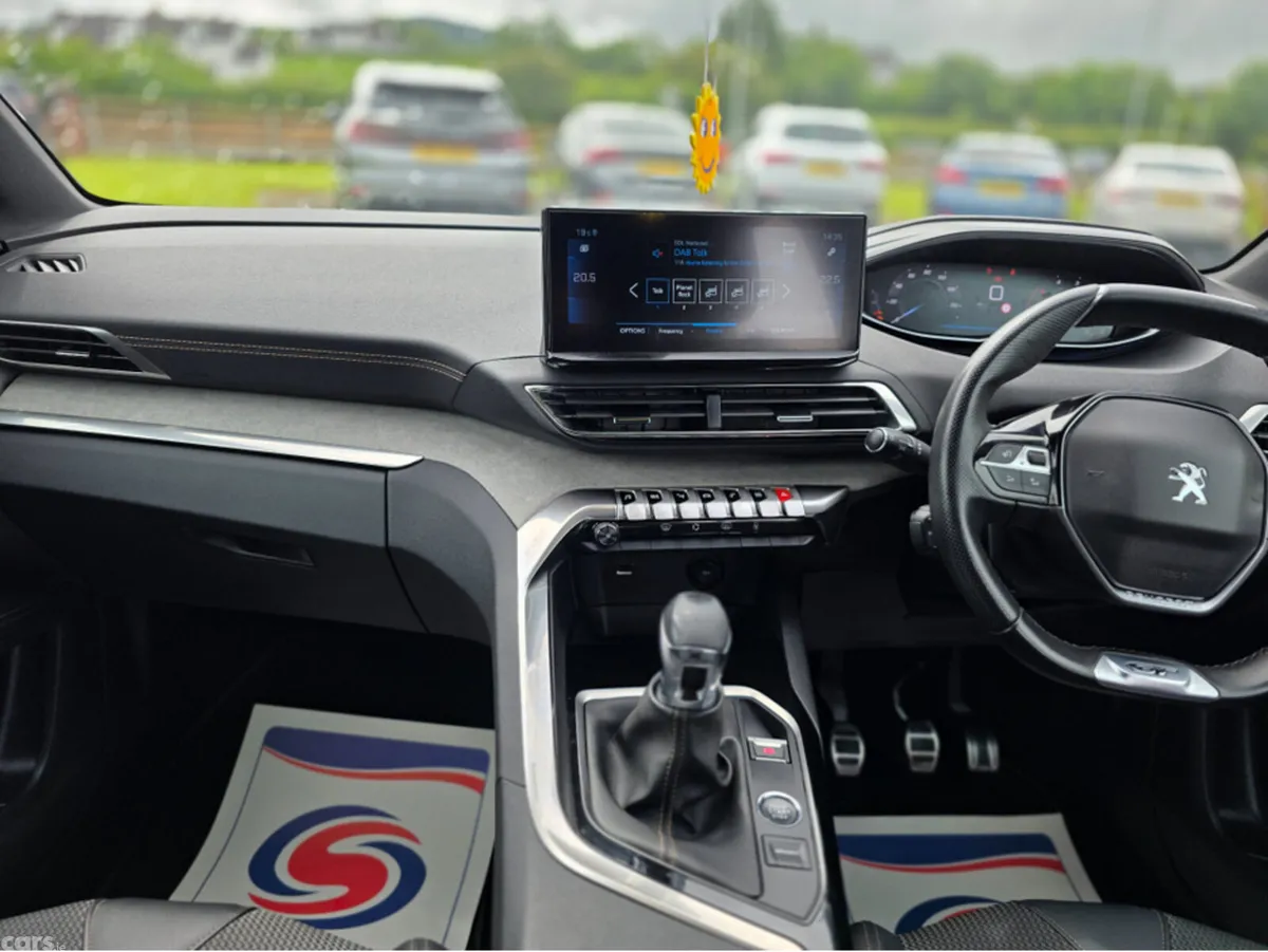 Peugeot 5008 MPV, Diesel, 2023, Black