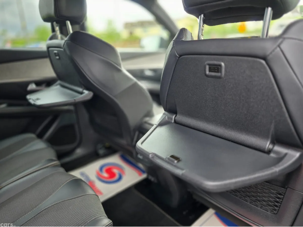 Peugeot 5008 MPV, Diesel, 2023, Black