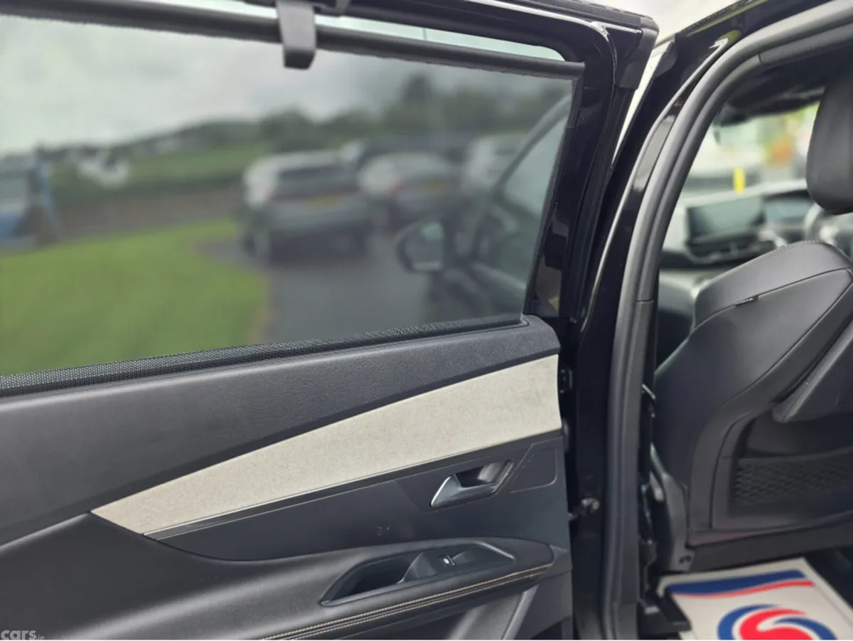 Peugeot 5008 MPV, Diesel, 2023, Black