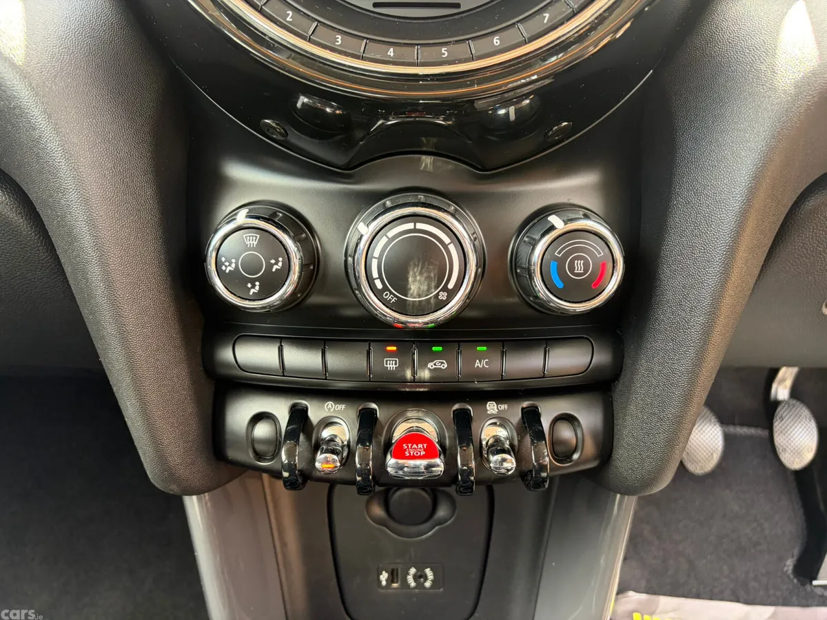 Mini Cooper Hatchback, Petrol, 2018, White