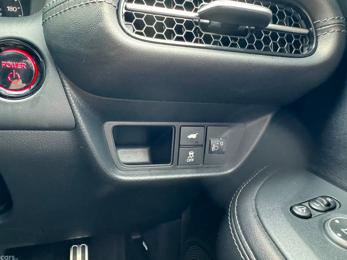 Honda ZR-V SUV, Petrol Hybrid, 2025, Red