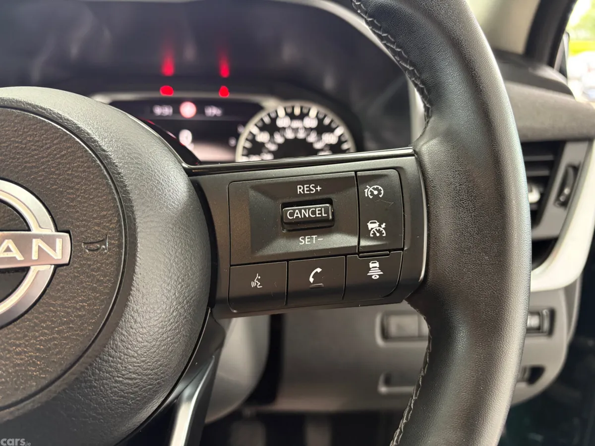 Nissan Qashqai SUV, Petrol Hybrid, 2024, Green