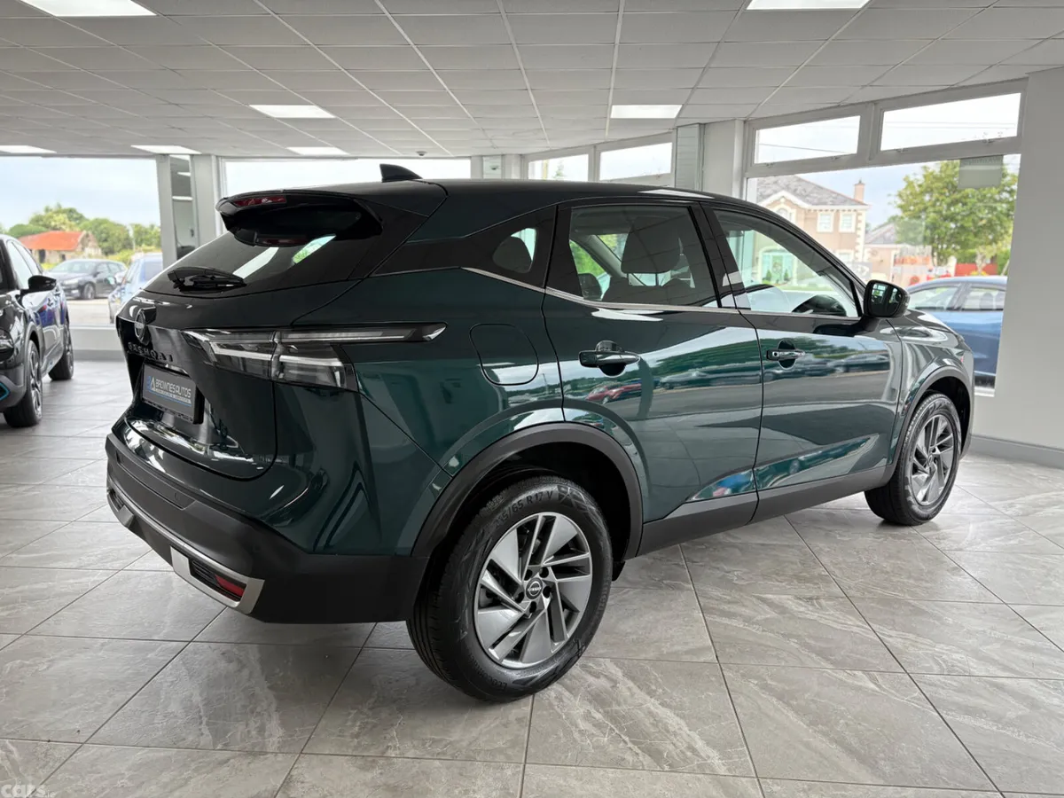 Nissan Qashqai SUV, Petrol Hybrid, 2024, Green