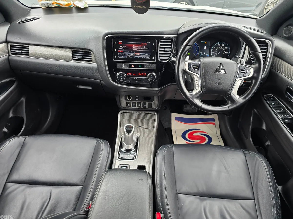 Mitsubishi Outlander SUV, Petrol Plug-in Hybrid, 2019, White