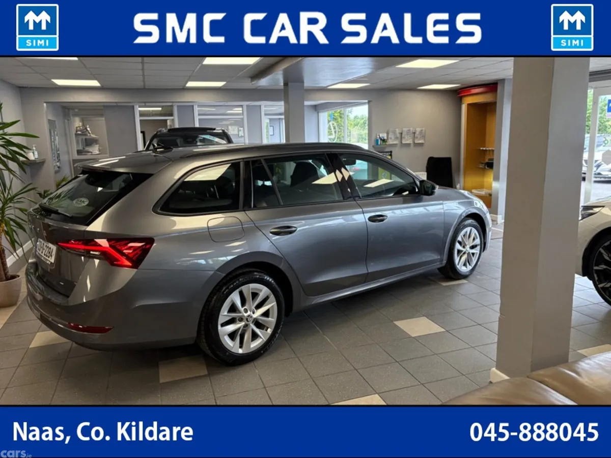 Skoda Octavia Estate, Diesel, 2023, Grey