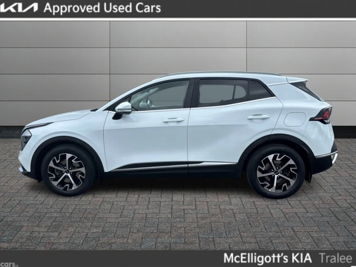 Kia Sportage MPV, Diesel, 2022, White