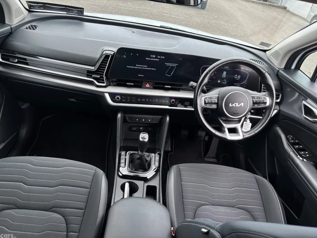 Kia Sportage MPV, Diesel, 2022, White