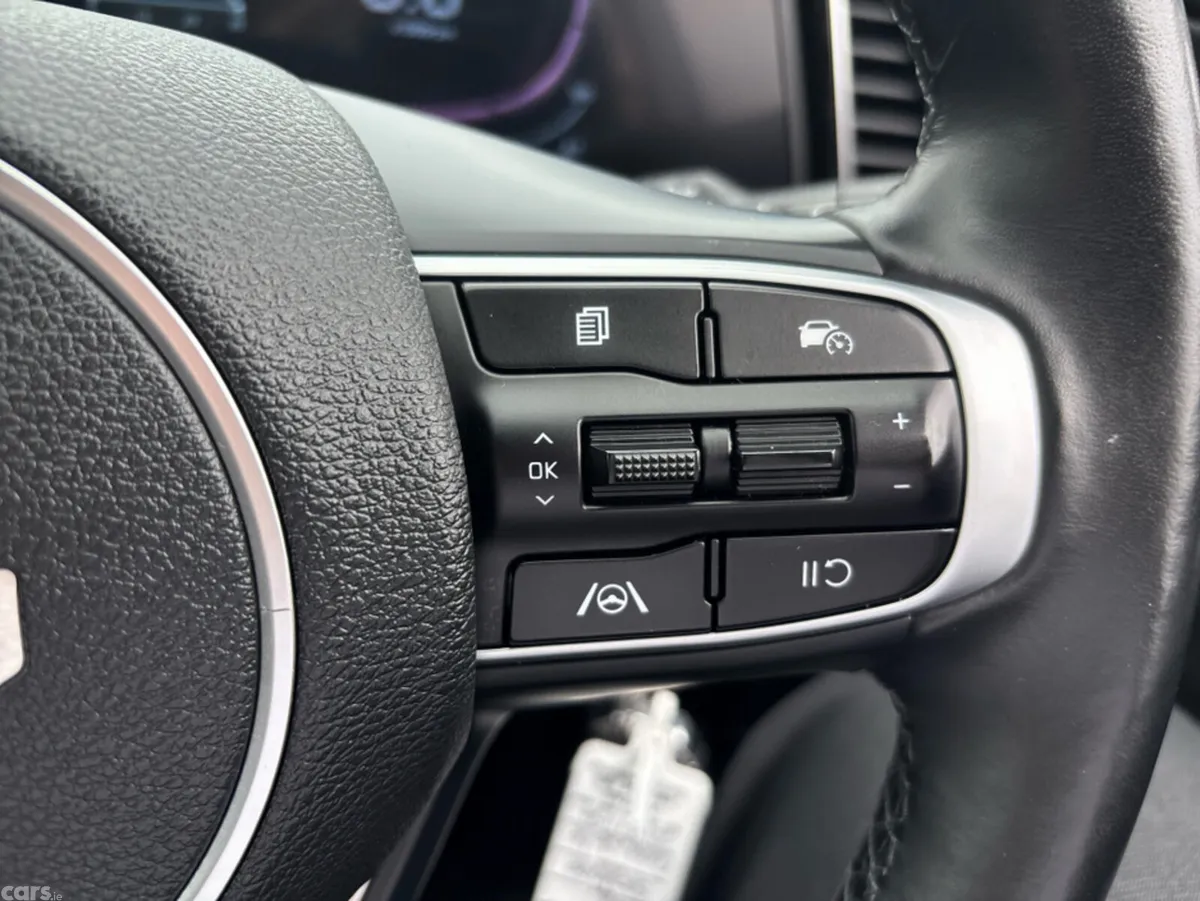 Kia Sportage MPV, Diesel, 2022, White