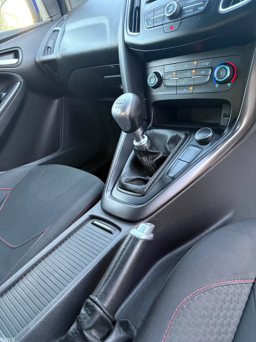 Ford Focus Hatchback, Diesel, 2017, Blue