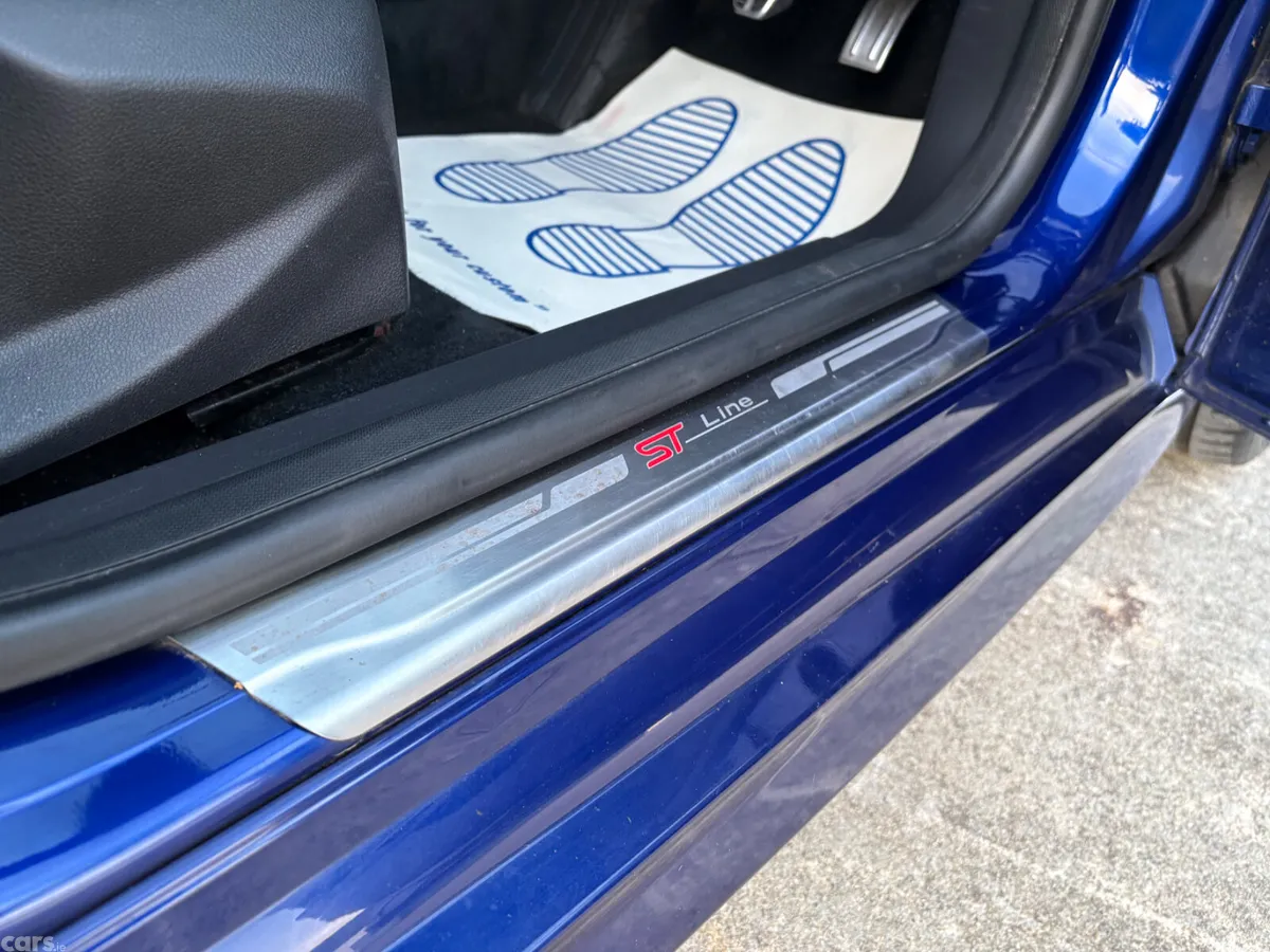 Ford Focus Hatchback, Diesel, 2017, Blue