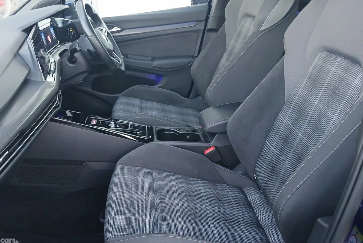 Volkswagen Golf Estate, Diesel, 2023, Blue