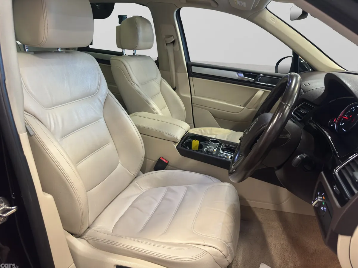 Volkswagen Touareg SUV, Diesel, 2018, Black