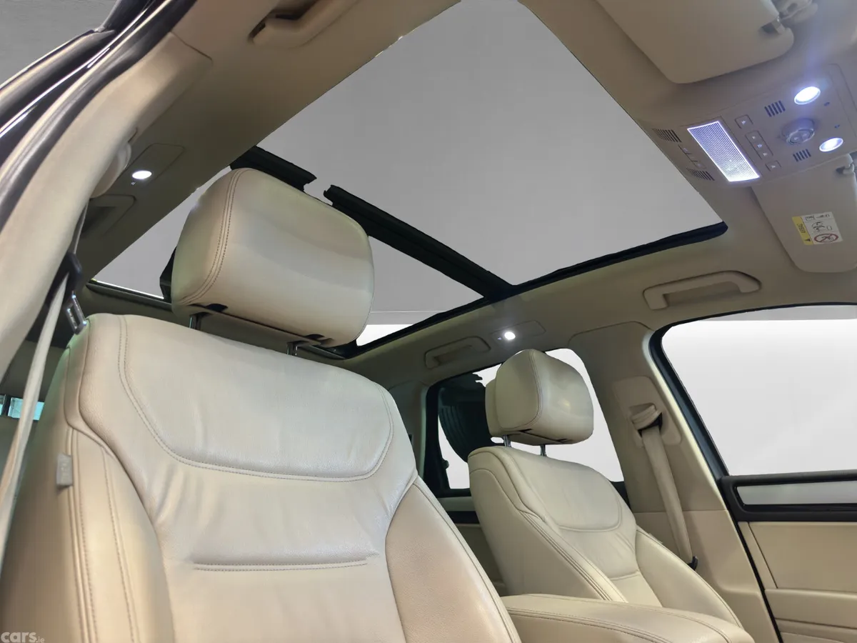 Volkswagen Touareg SUV, Diesel, 2018, Black
