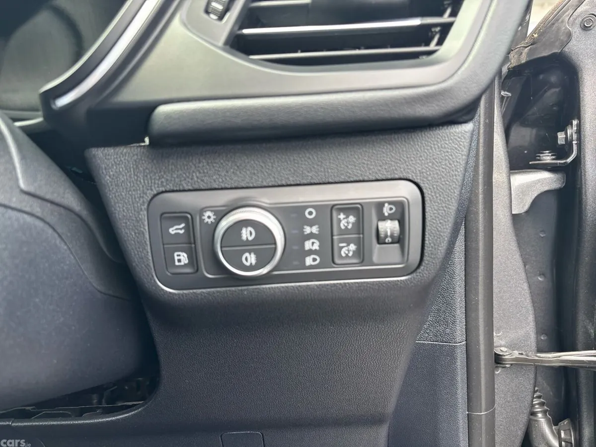 Ford Kuga SUV, Petrol Hybrid, 2022, Grey