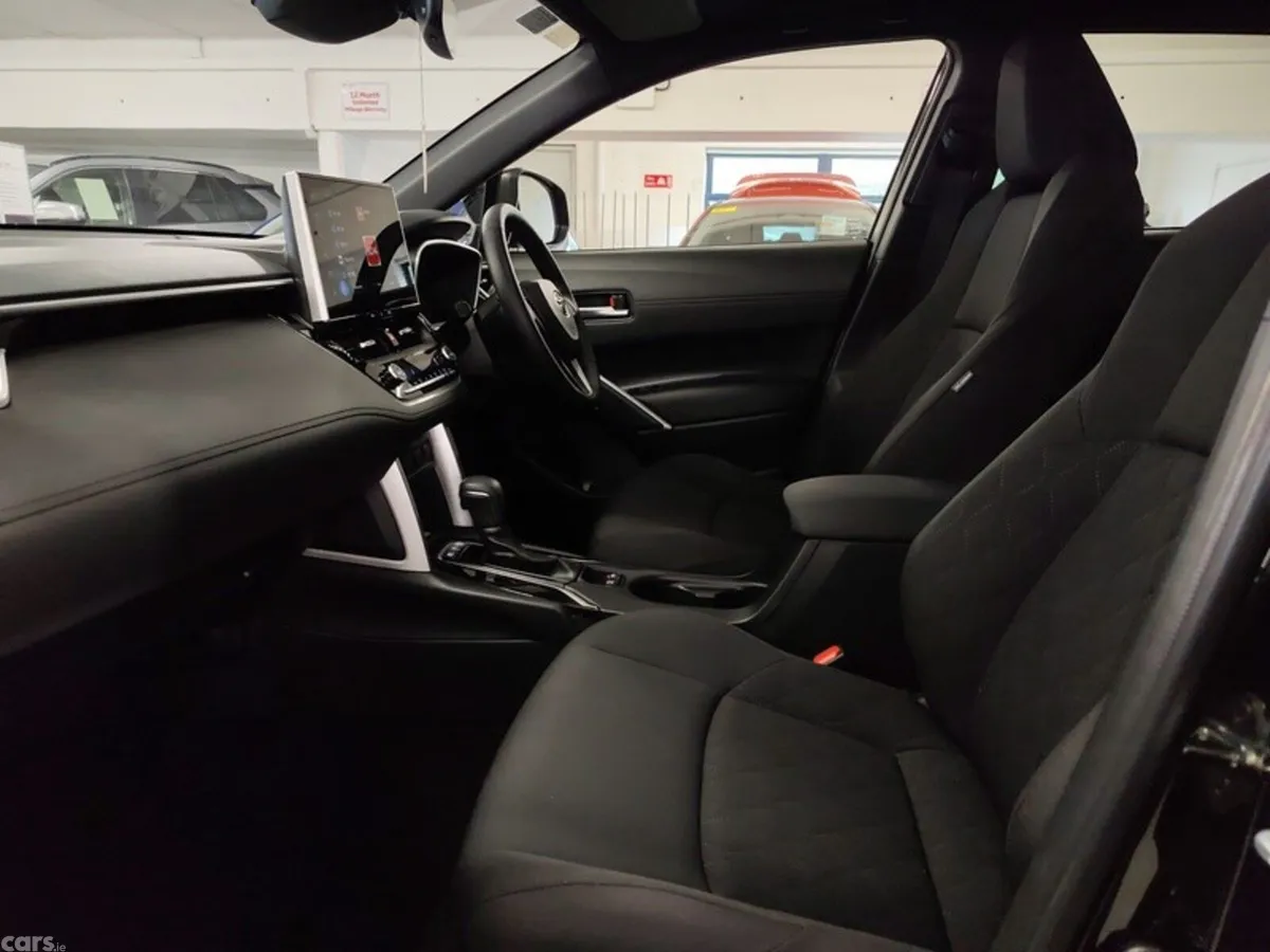 Toyota Corolla Cross Hatchback, Petrol Hybrid, 2024, Black