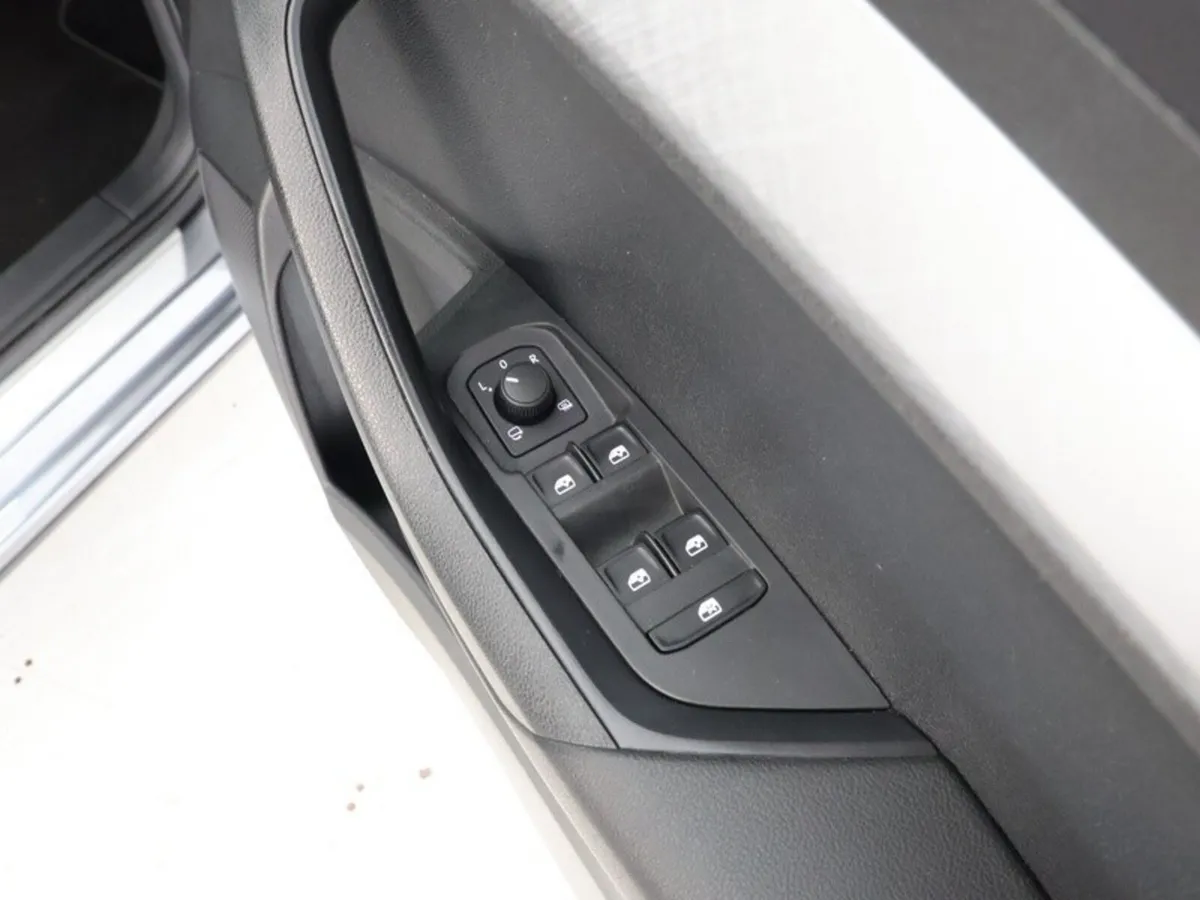Skoda Karoq SUV, Petrol, 2023, Grey