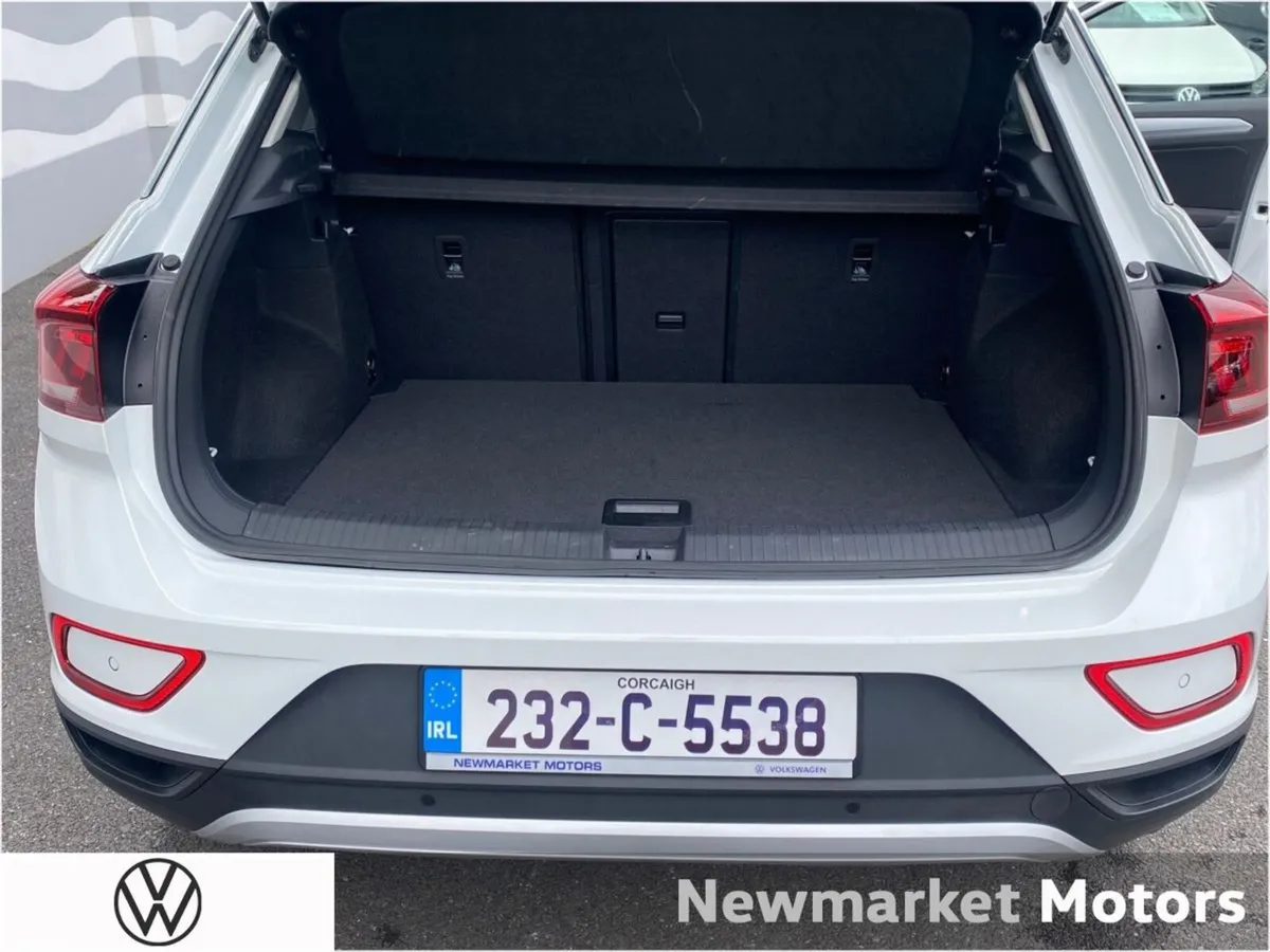Volkswagen T-Roc SUV, Petrol, 2023, White