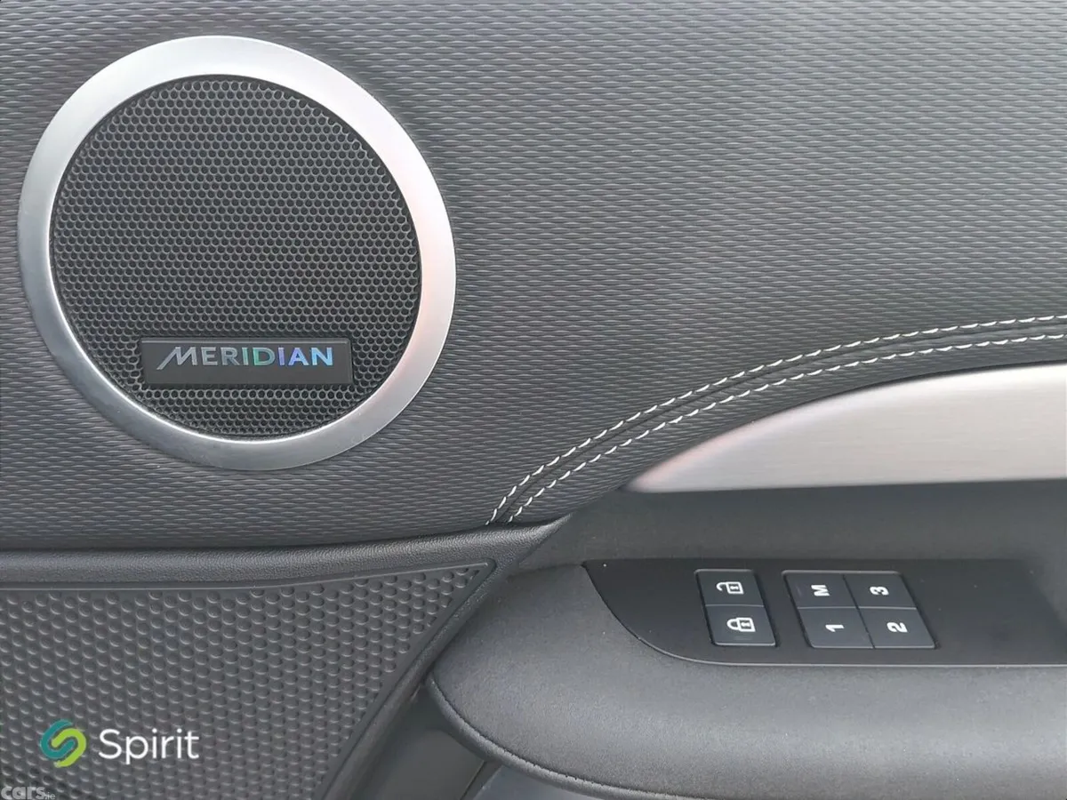 Land Rover Discovery SUV, Diesel, 2024, Grey