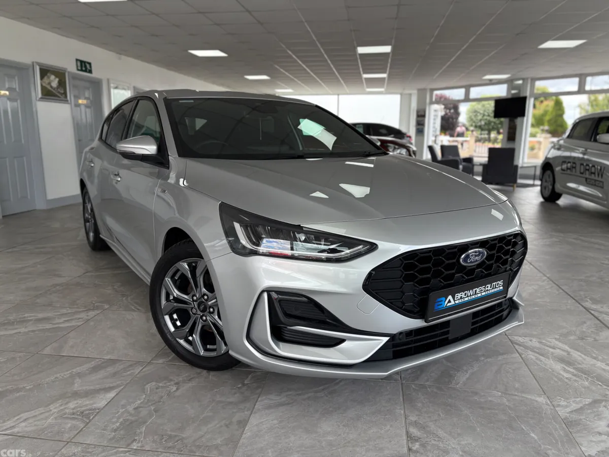 Ford Focus Hatchback, Petrol, 2024, Silver