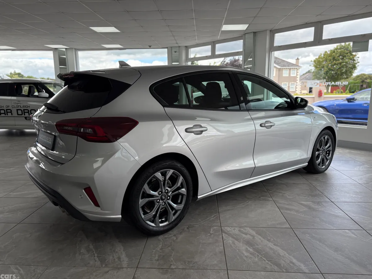 Ford Focus Hatchback, Petrol, 2024, Silver