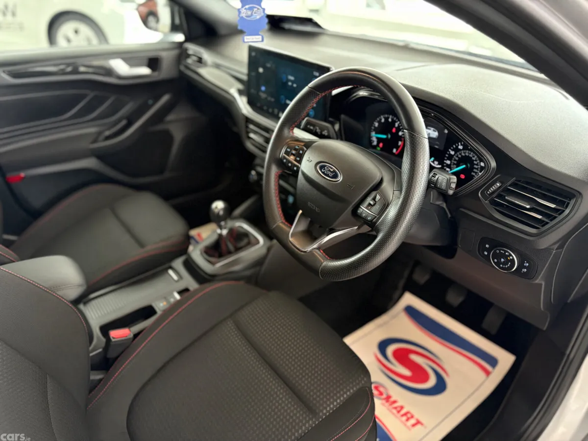 Ford Focus Hatchback, Petrol, 2024, Silver