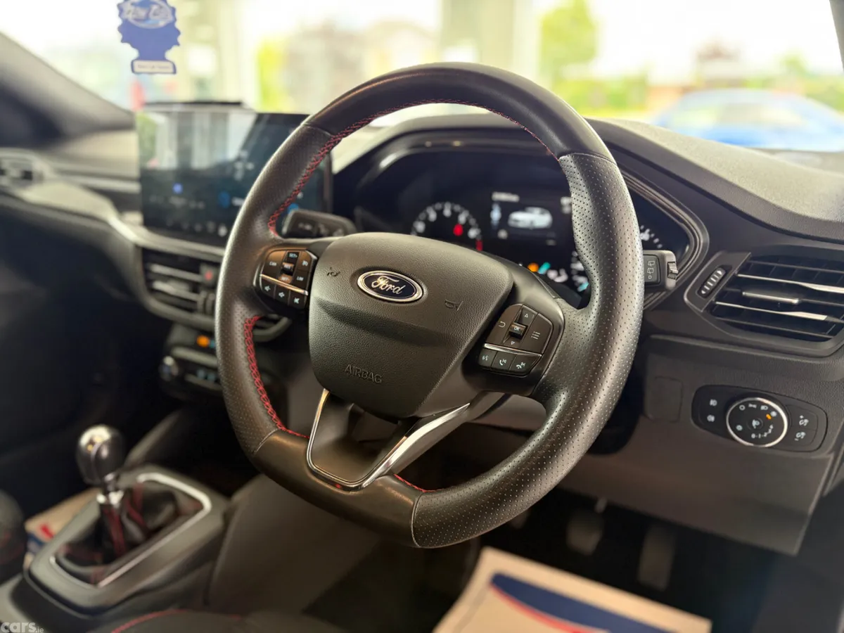 Ford Focus Hatchback, Petrol, 2024, Silver