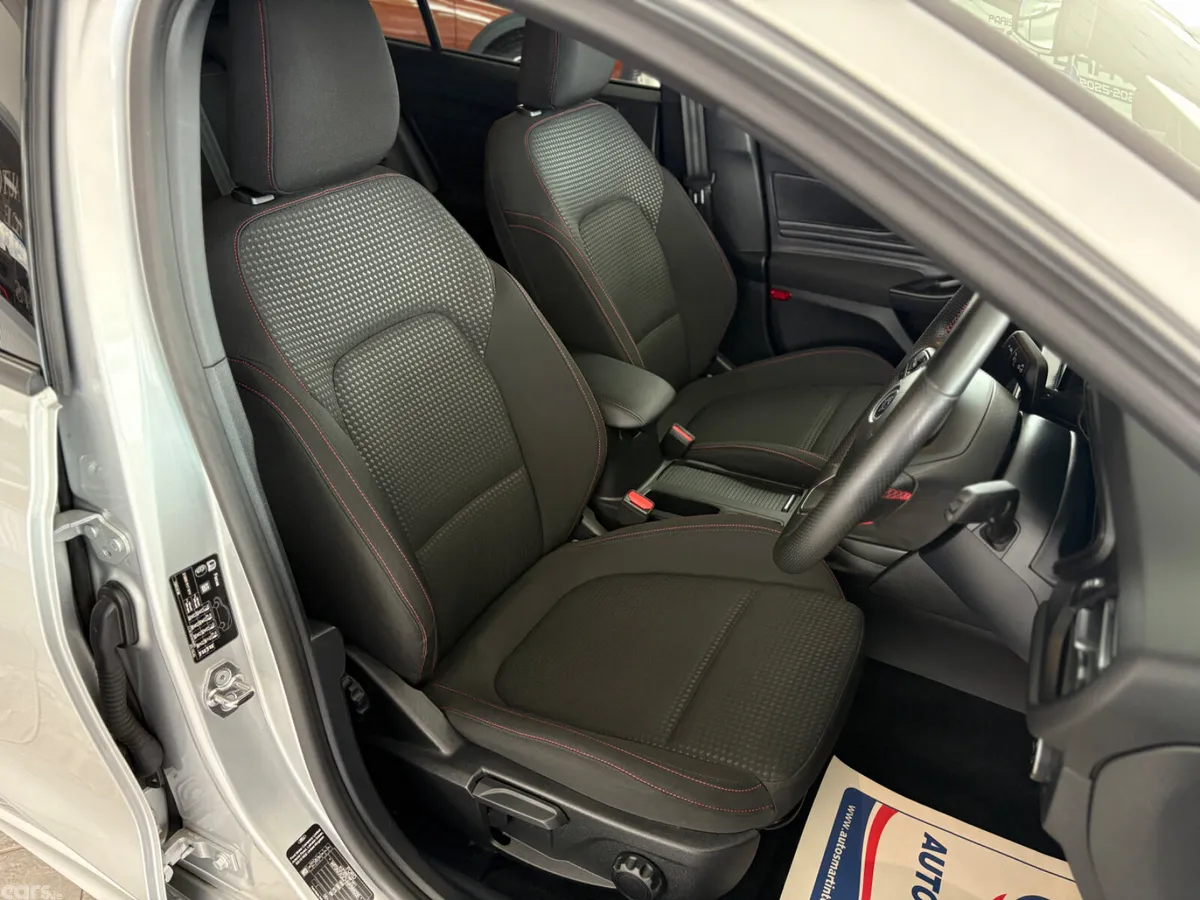 Ford Focus Hatchback, Petrol, 2024, Silver