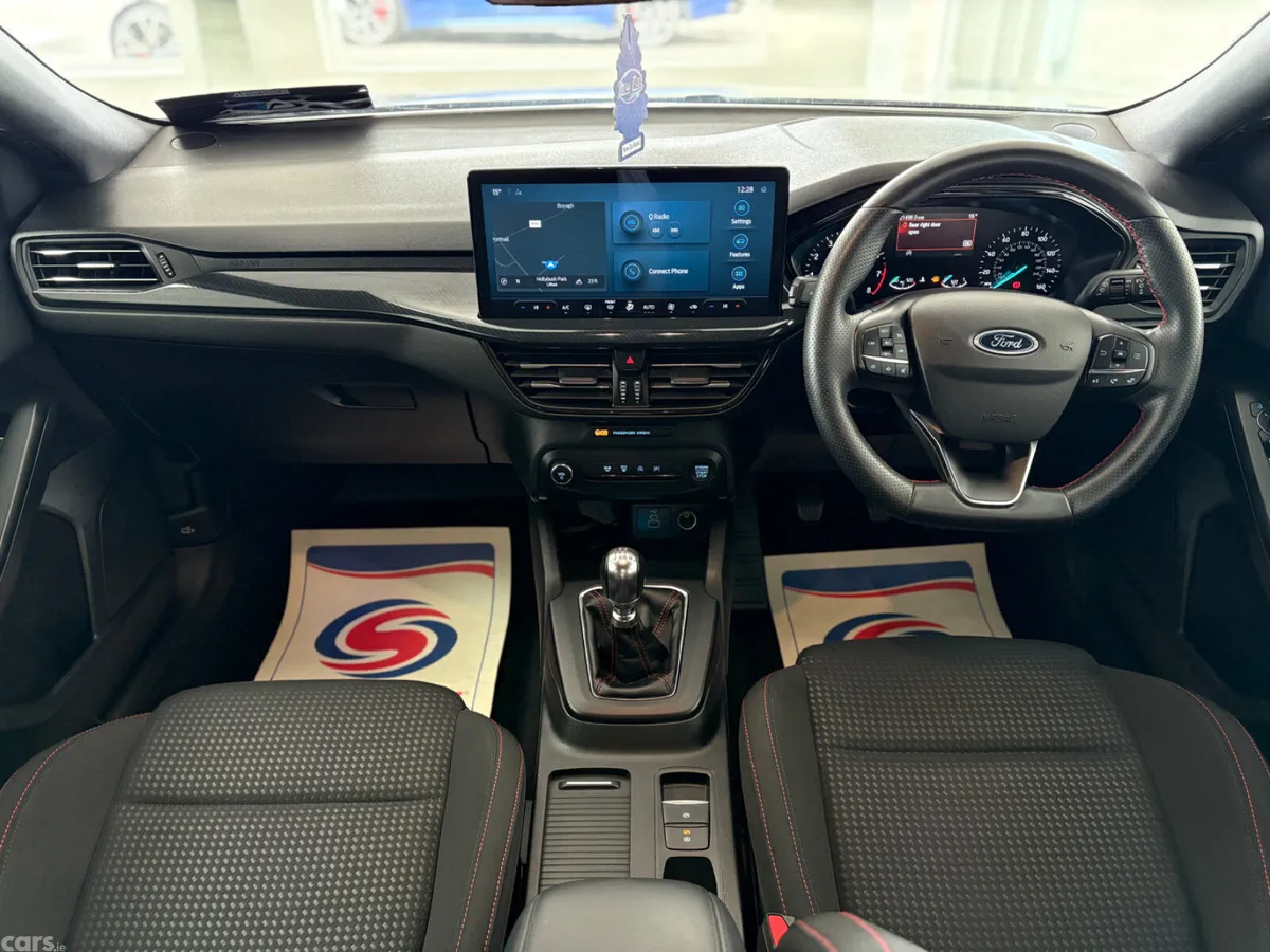 Ford Focus Hatchback, Petrol, 2024, Silver