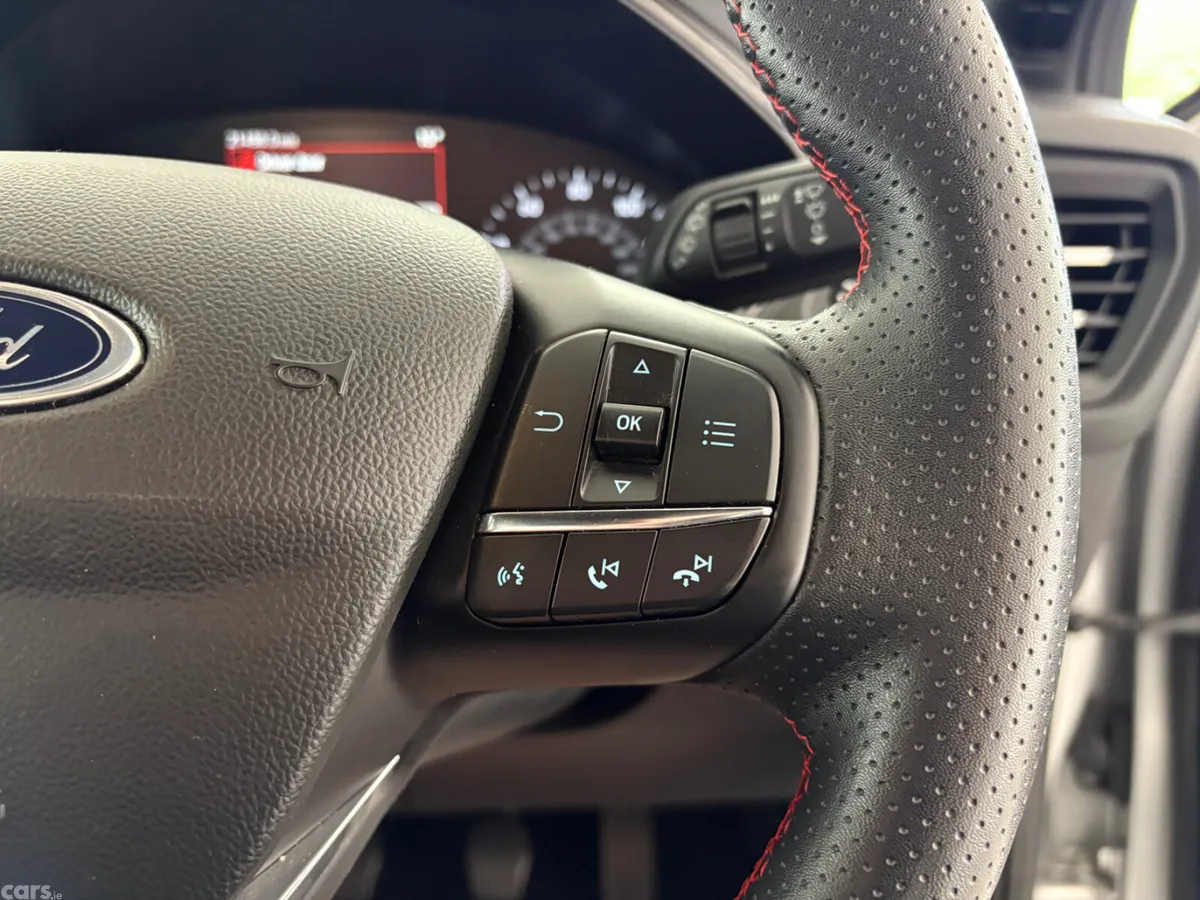 Ford Focus Hatchback, Petrol, 2024, Silver