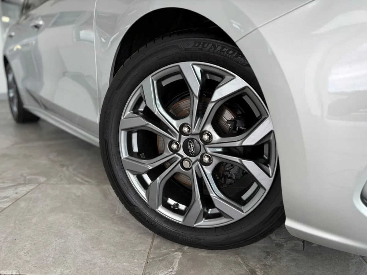 Ford Focus Hatchback, Petrol, 2024, Silver