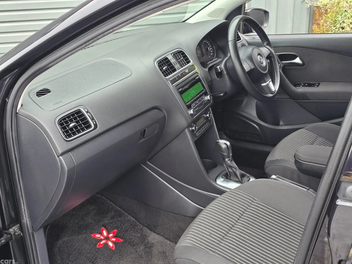 Volkswagen Polo Hatchback, Petrol, 2013, Black
