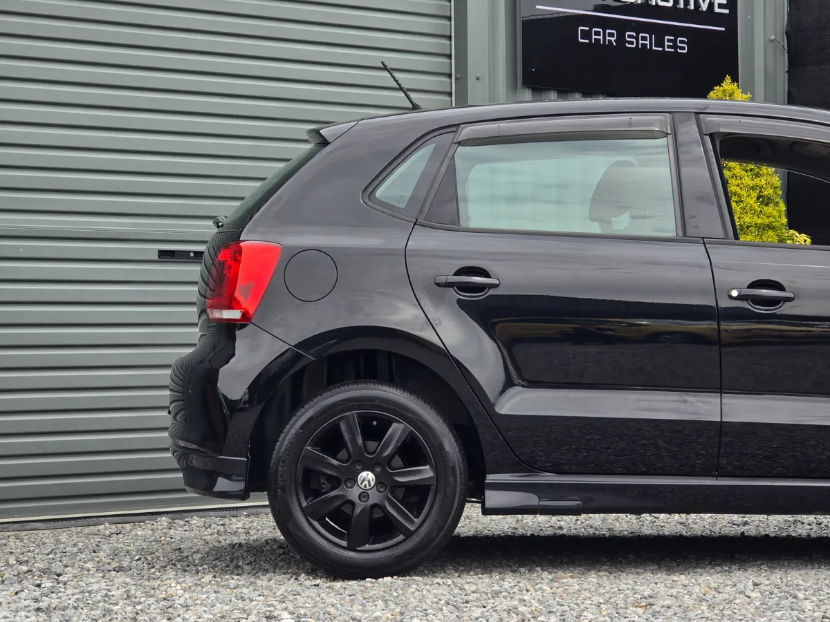 Volkswagen Polo Hatchback, Petrol, 2013, Black