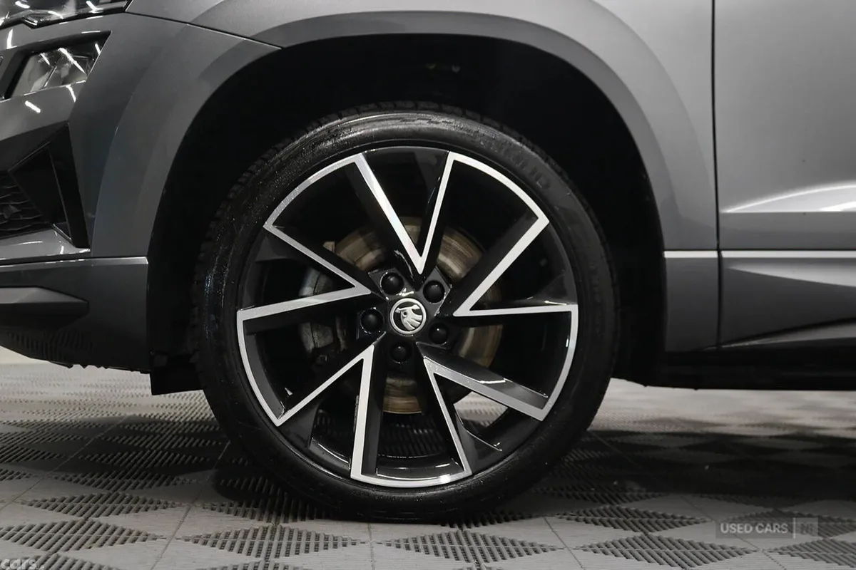 Skoda Karoq SUV, Petrol, 2023, Grey