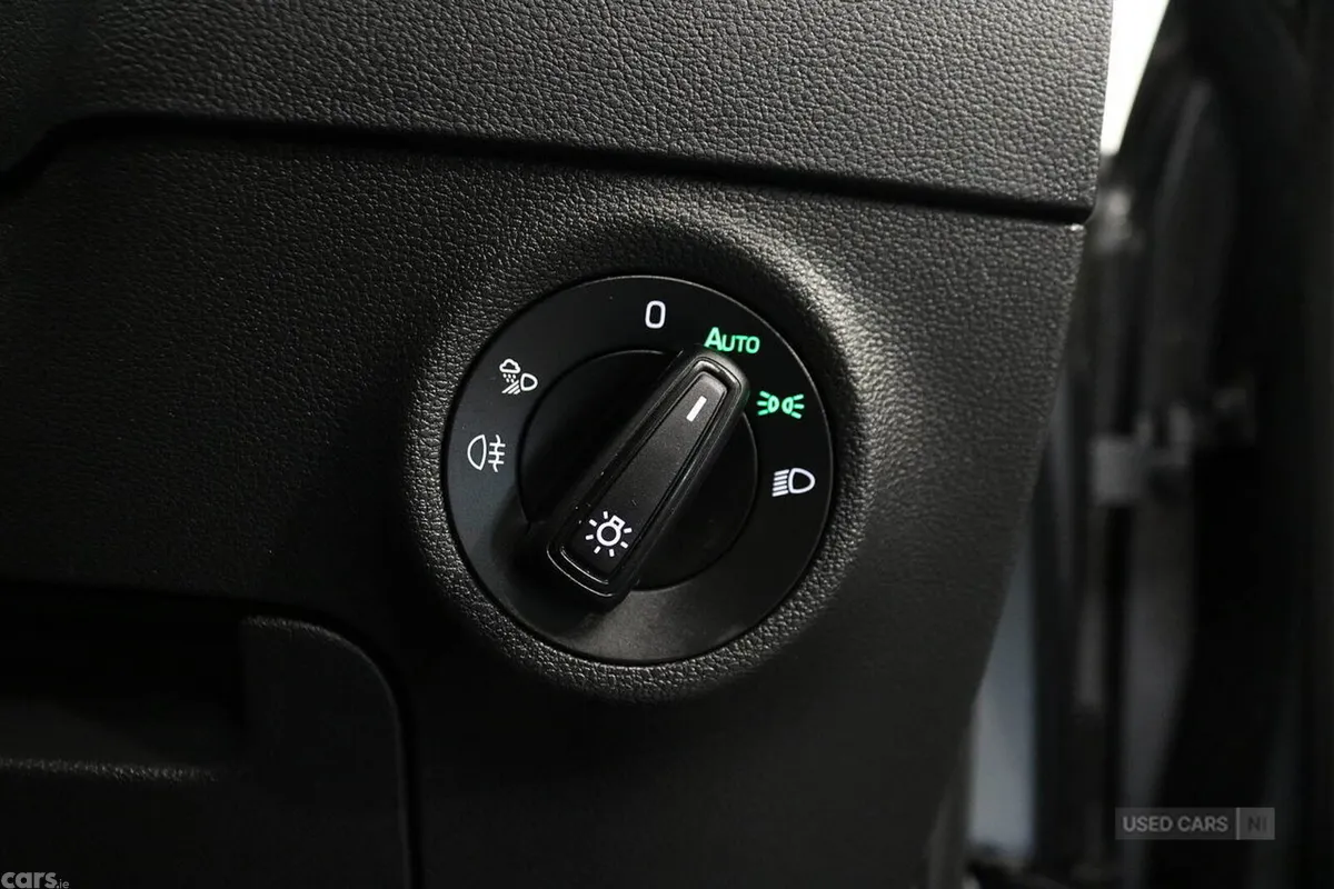 Skoda Karoq SUV, Petrol, 2023, Grey