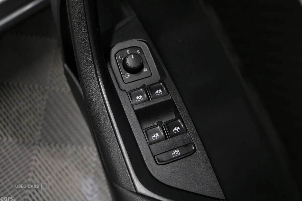 Skoda Karoq SUV, Petrol, 2023, Grey