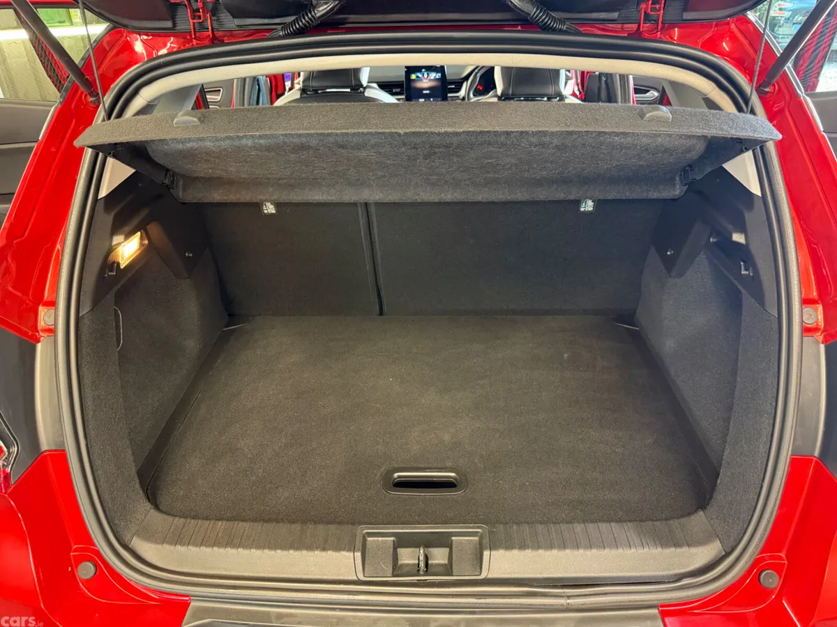 Renault Captur Hatchback, Petrol, 2020, Red