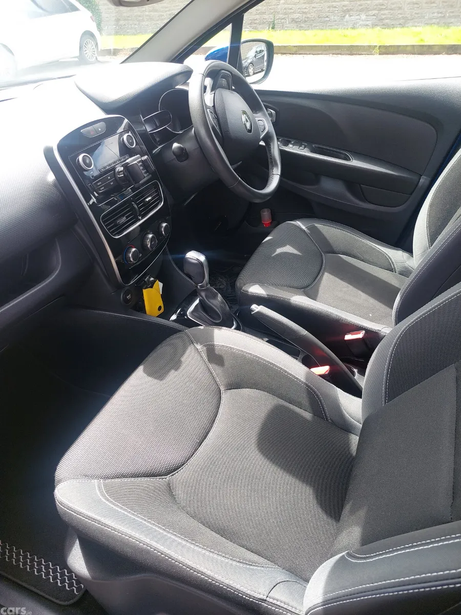 Renault Clio Hatchback, Petrol, 2017, Blue