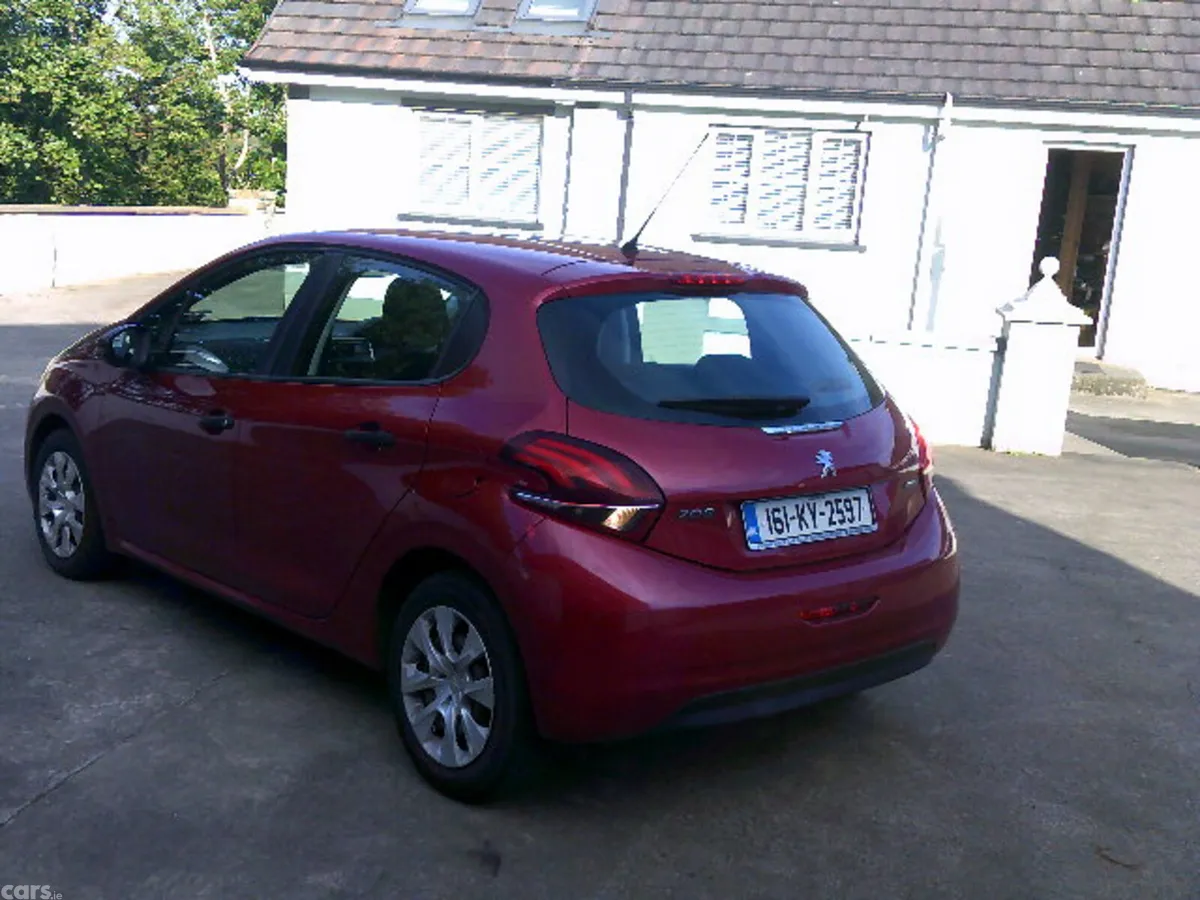 Peugeot 208 Hatchback, Diesel, 2016, Red