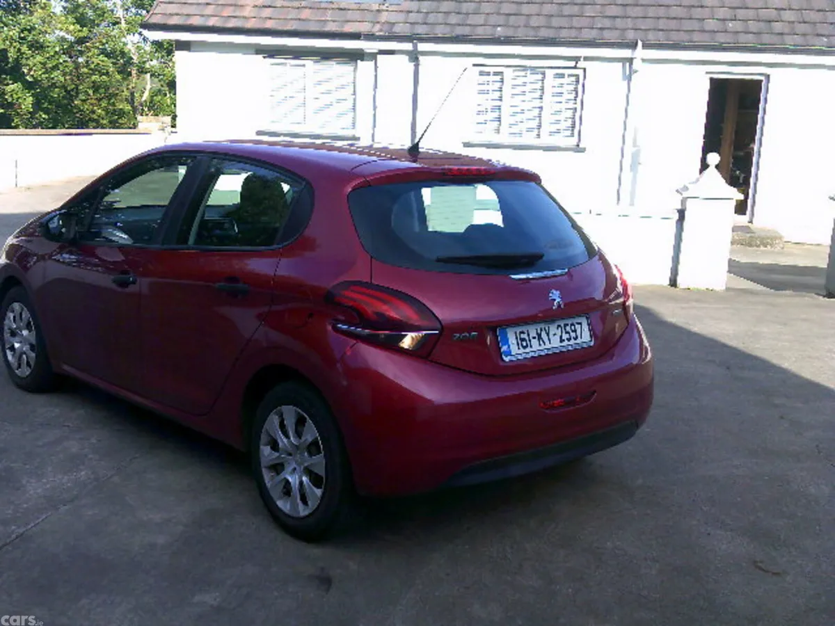Peugeot 208 Hatchback, Diesel, 2016, Red
