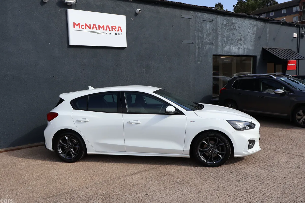 Ford Focus Hatchback, Diesel, 2020, White