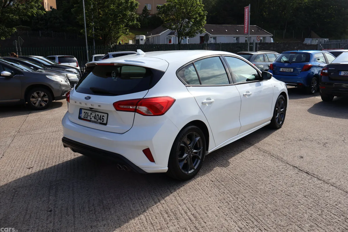 Ford Focus Hatchback, Diesel, 2020, White