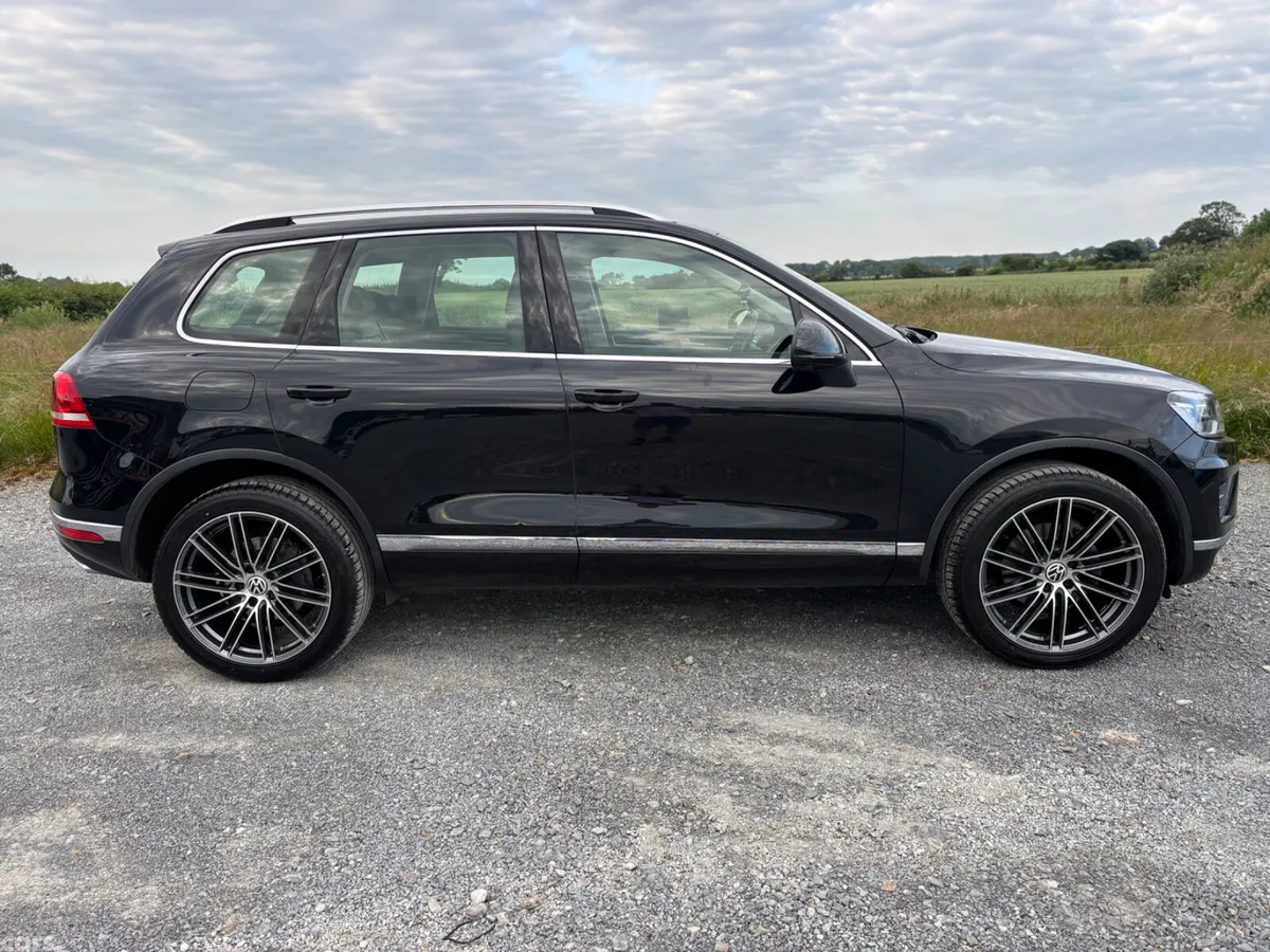 Volkswagen Touareg SUV, Diesel, 2014, Black