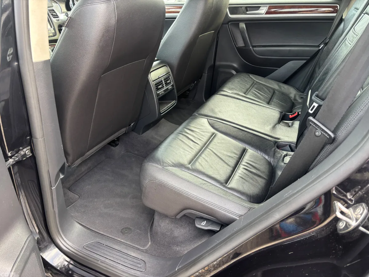 Volkswagen Touareg SUV, Diesel, 2014, Black