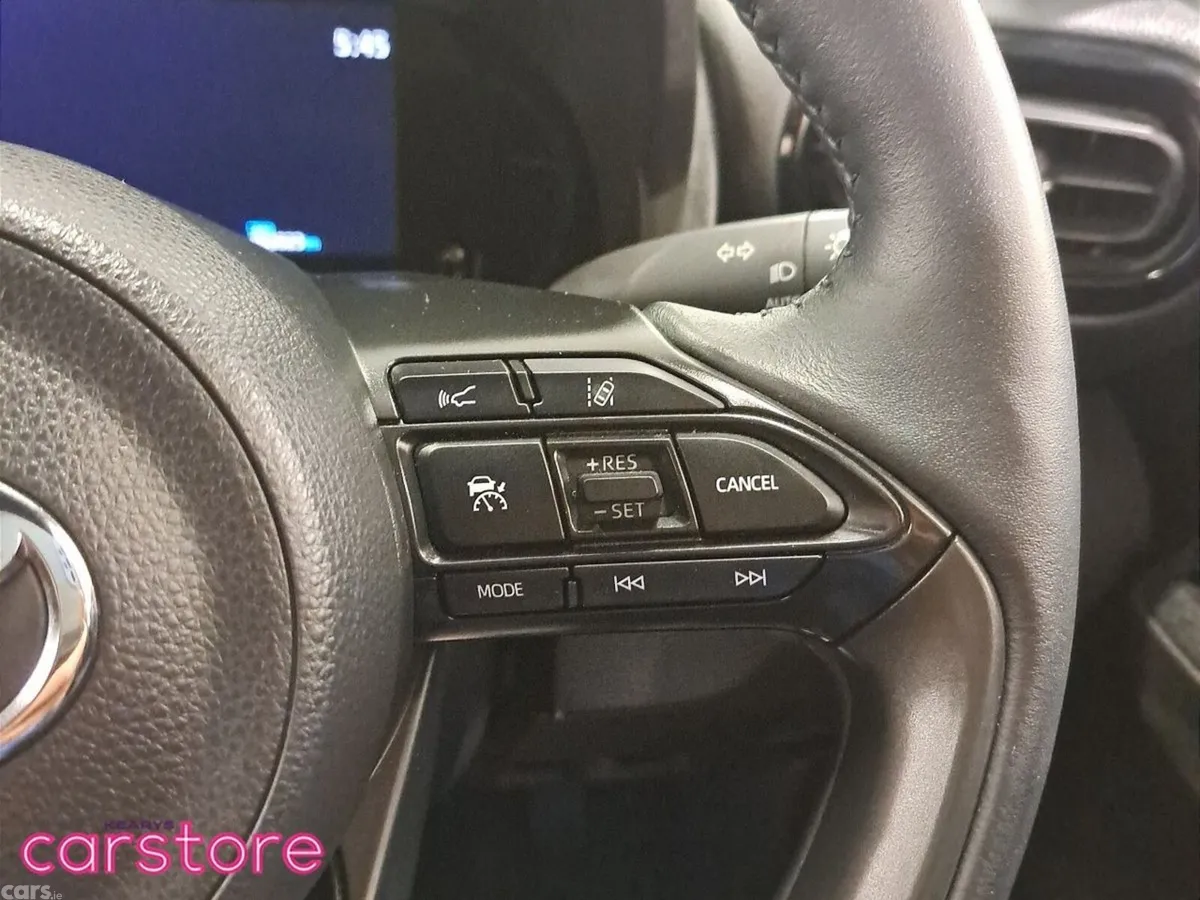 Toyota Yaris Cross SUV, Petrol Hybrid, 2023, White