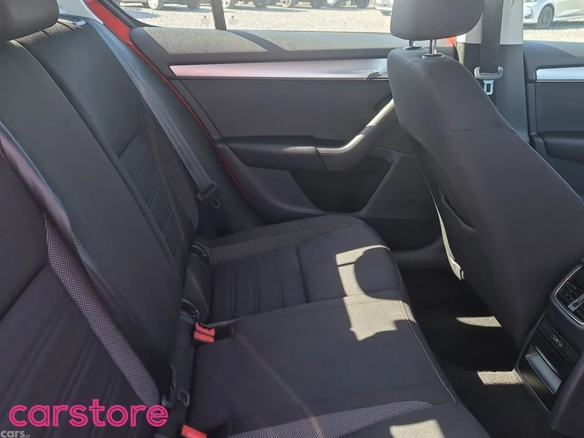 Skoda Octavia Saloon, Petrol, 2021, Red