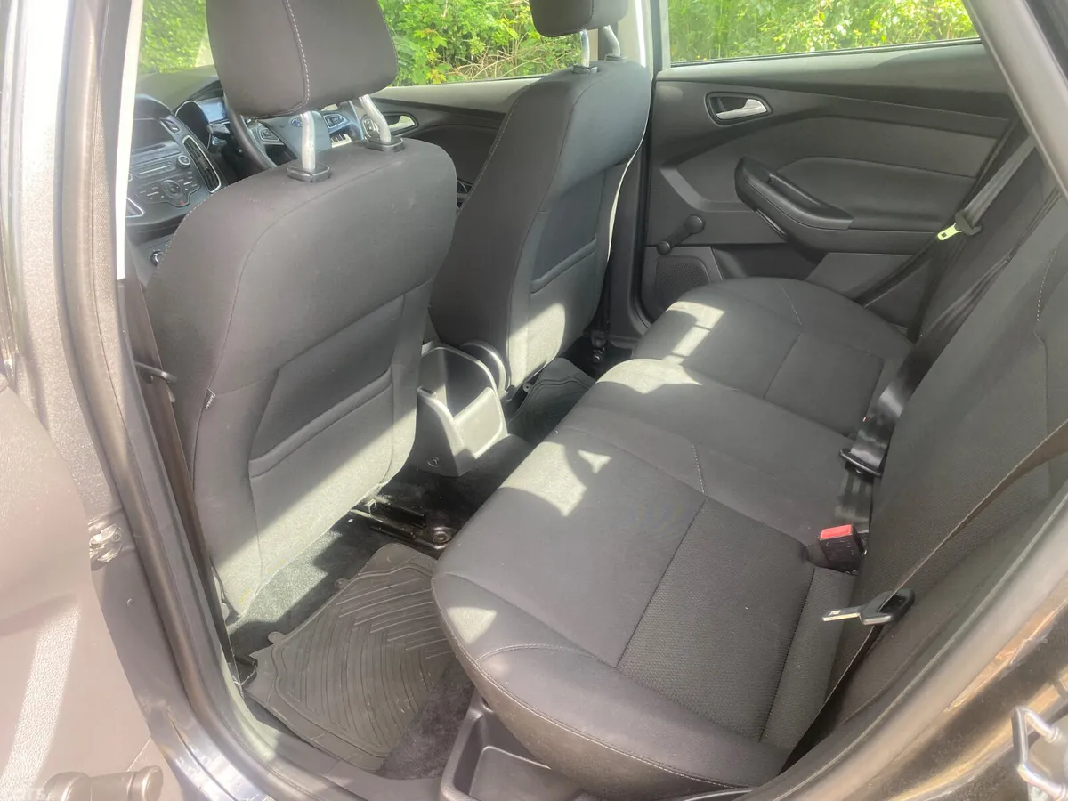 Ford Focus Saloon, Diesel, 2017, Grey