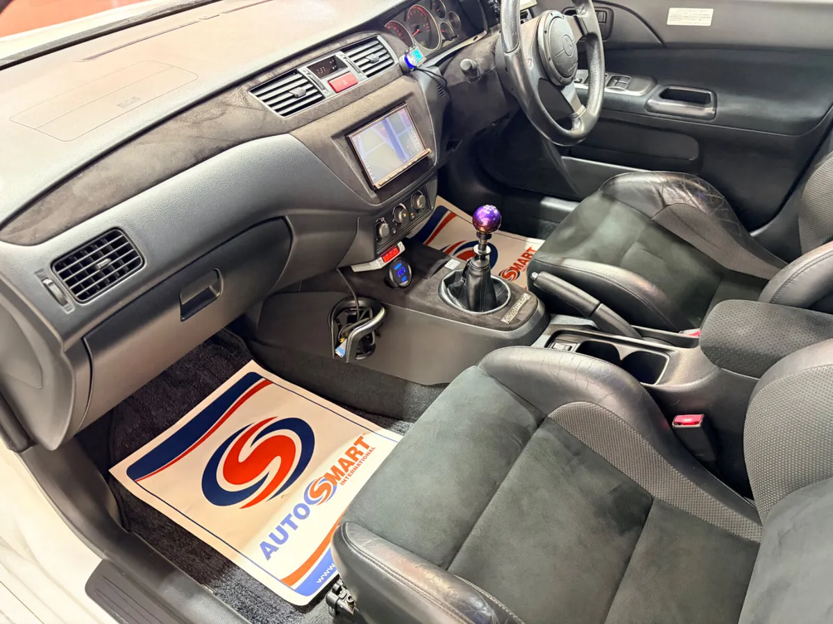 Mitsubishi Lancer Saloon, Petrol, 2005, White