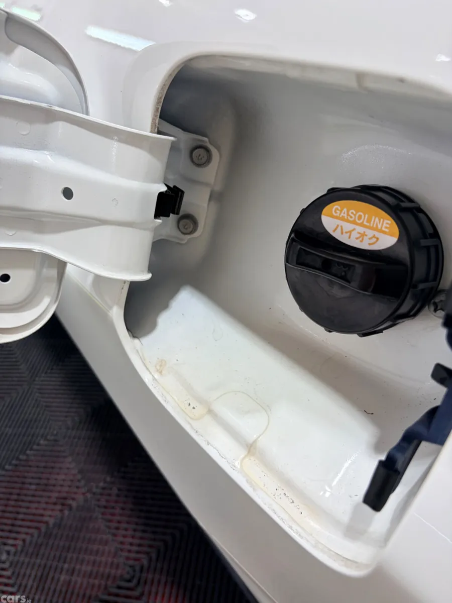 Mitsubishi Lancer Saloon, Petrol, 2005, White